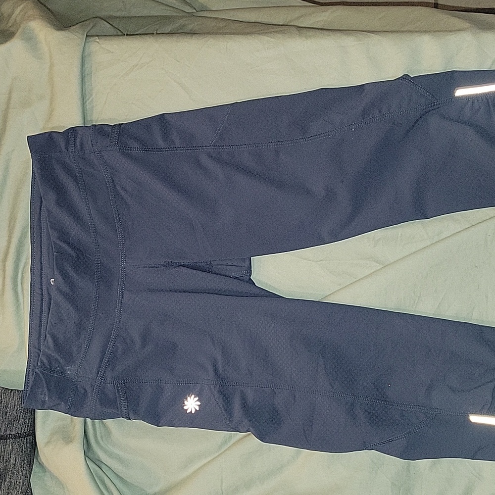 Athleta Bare to Run Knicker Capri slate blue Size XXS